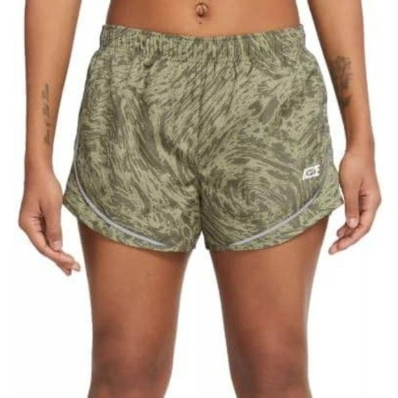 Nike Women's Dri-FIT Icon Clash Tempo Shorts (Alligator Green) - X-Large - Picture 1 of 4